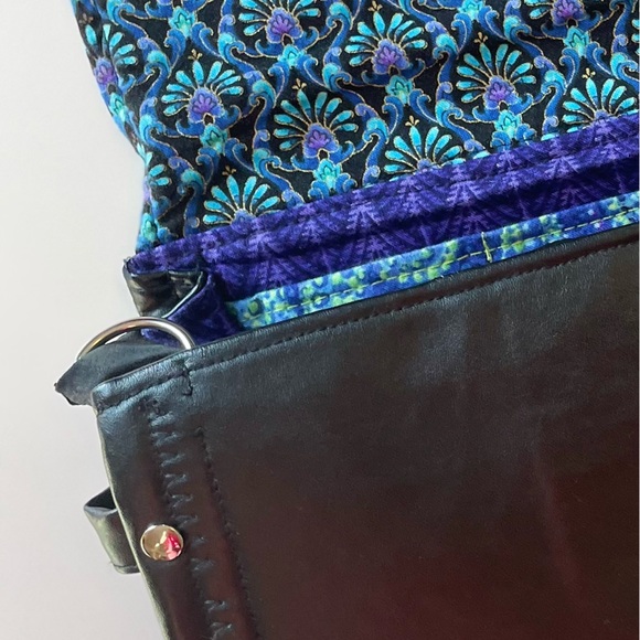 Handmade clutch purse with strap - Picture 4 of 8